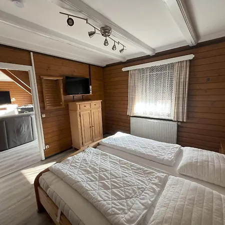 Arrach Haus 44 Feldblick Ferienwohnung 1 Mit Dachgeschoss Apartmán *