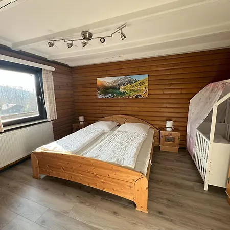 Arrach Haus 44 Feldblick Ferienwohnung 1 Mit Dachgeschoss *